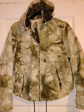 Women's Large / Extra Large Rain Jacket.